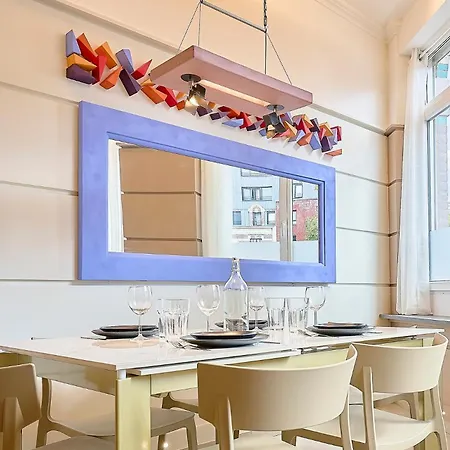 Art Deco - 2 Bedrooms - Near Tram Appartement *